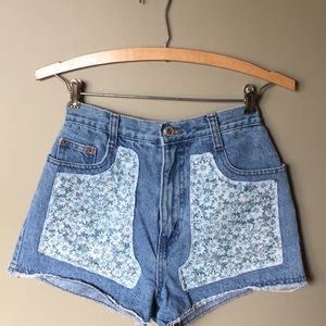 High wasted jean flowered shorts